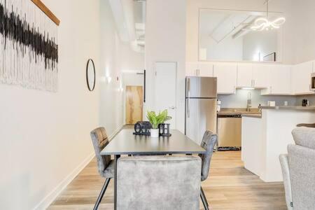 Cozysuites - 1Br With Direct Skybridge Access #1 인디애나폴리스 외부 사진